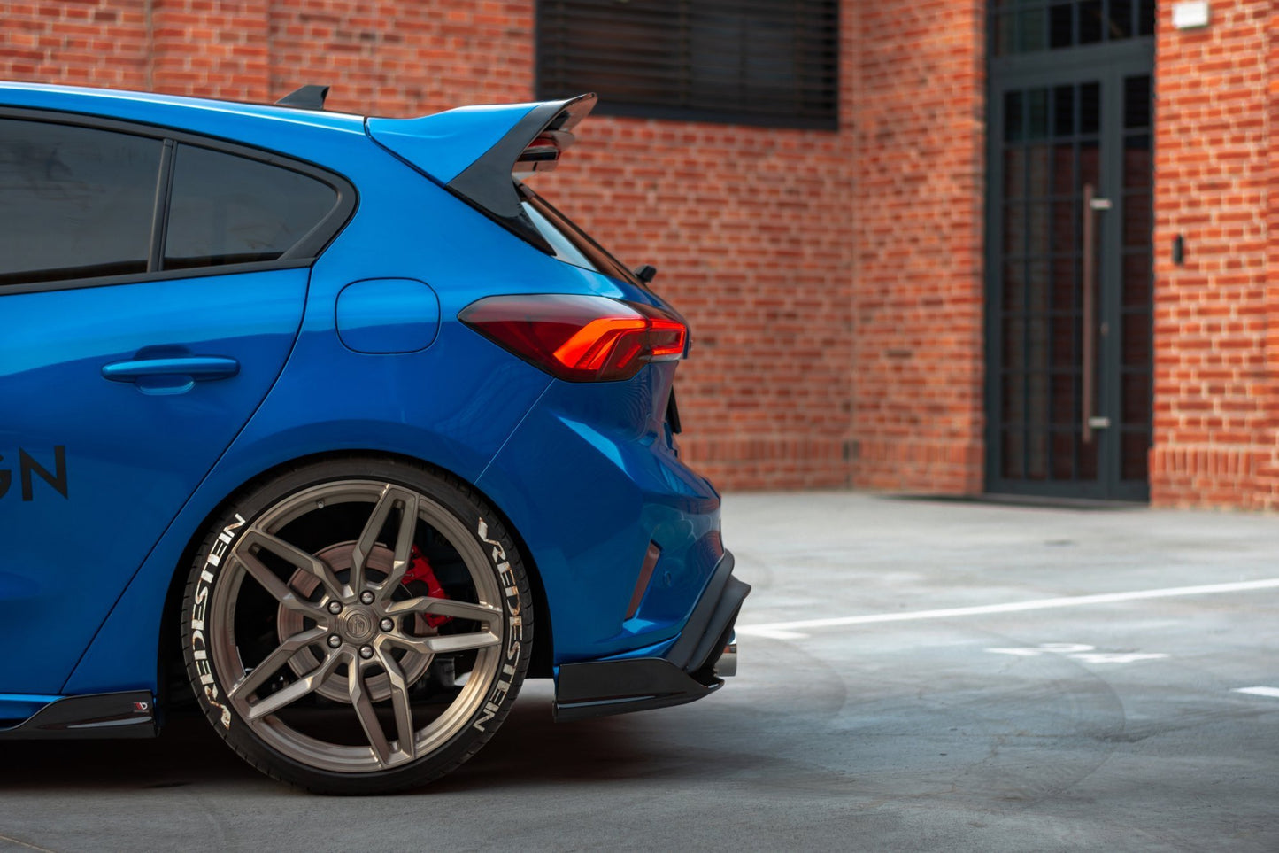 Spoiler Ford Focus Hatchback Mk4 - Primed