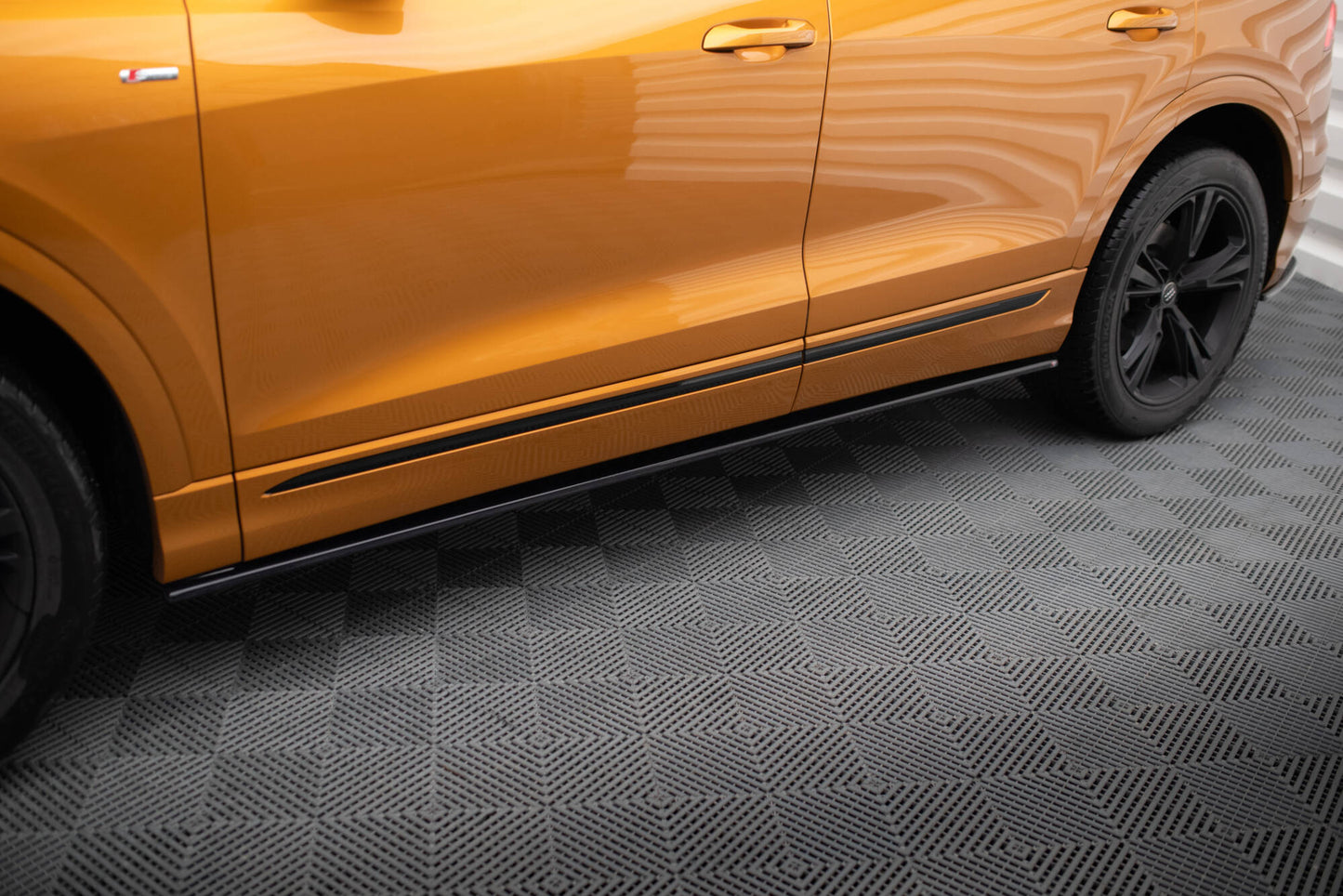 Side skirts Diffusers V.1 Audi Q8 / Q8 S-line / SQ8 Mk1