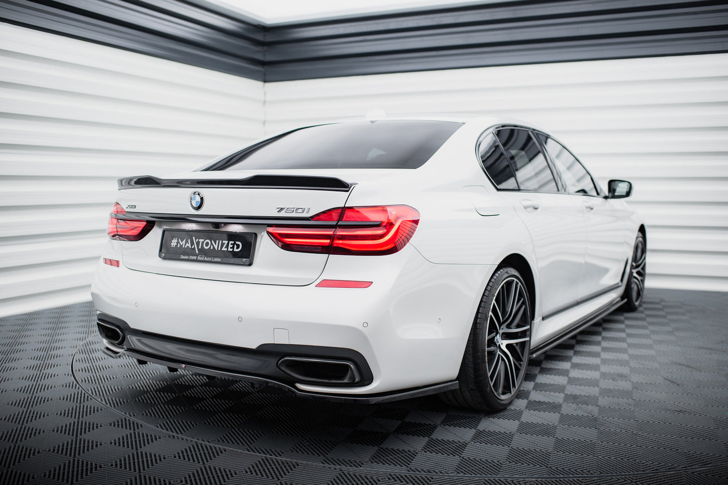 Rear Splitter (with vertical bars) for BMW 7 M-Pack G11 /G12