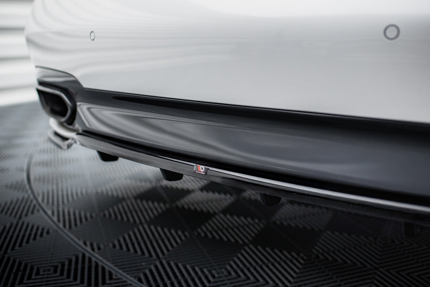 Rear Splitter (with vertical bars) for BMW 7 M-Pack G11 /G12