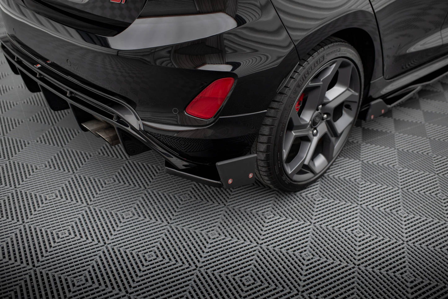 Rear Side Splitters V.4 + Flaps Ford Fiesta ST Mk8