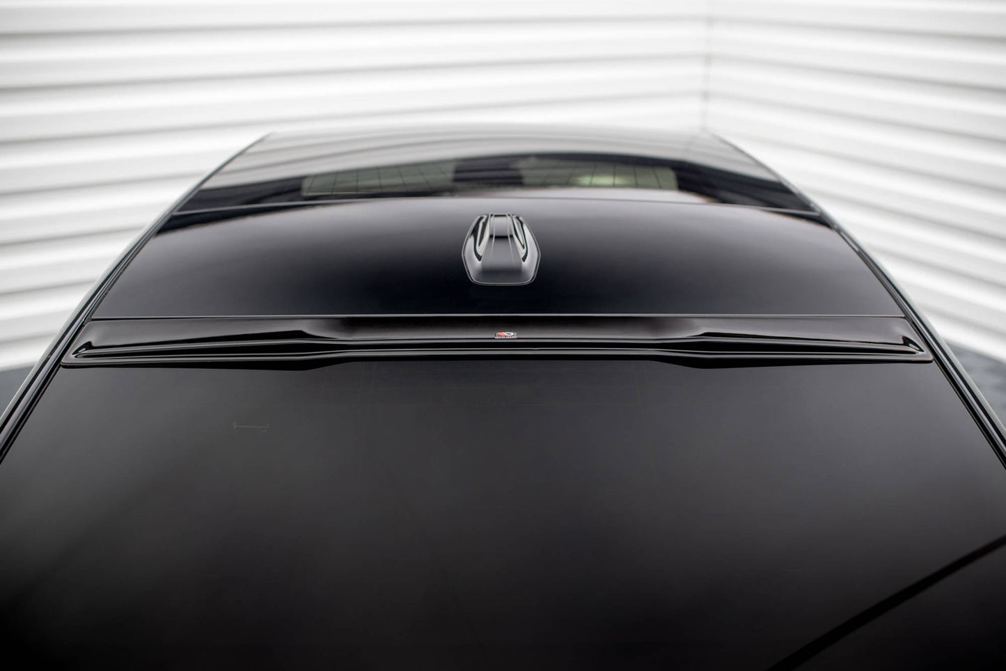 The extension of the rear window BMW 7 M-Pack / M760e / i7 M-Pack / 7 Standard G70