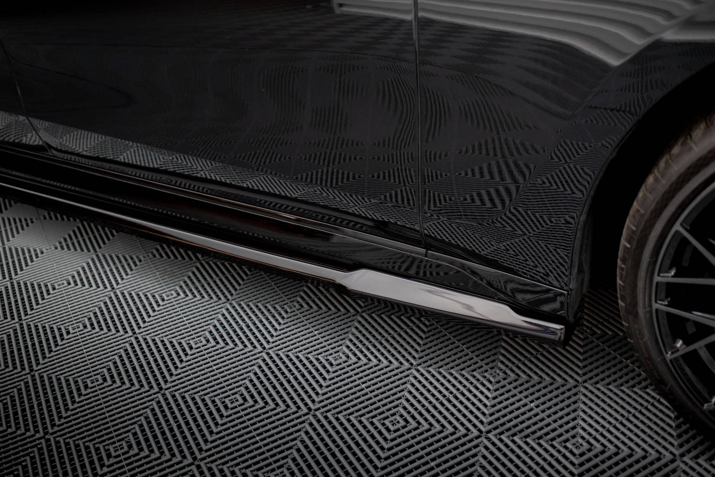 Side Skirts Diffusers BMW 740d xDrive M-pack / 740i xDrive M-Pack G70