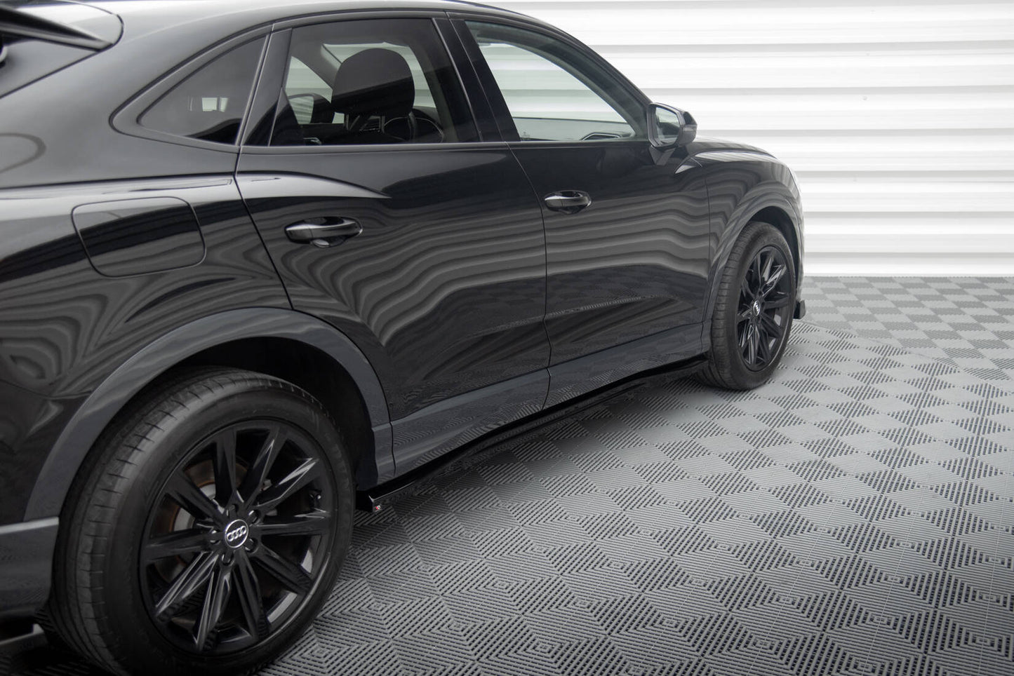 Side Skirts Diffusers Audi Q3 Sportback F3