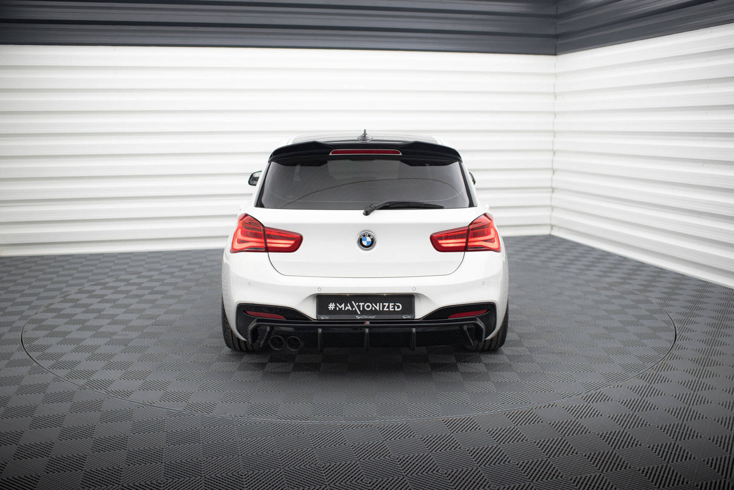 Rear Valance V.3 BMW 1 M-Pack F20 Facelift (Single side dual exhaust version)