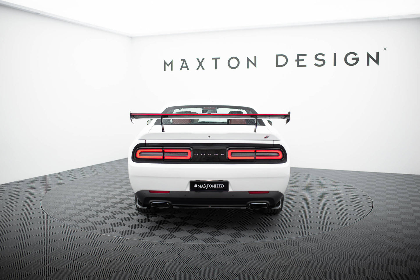Carbon Spoiler + LED Dodge Challenger Mk3