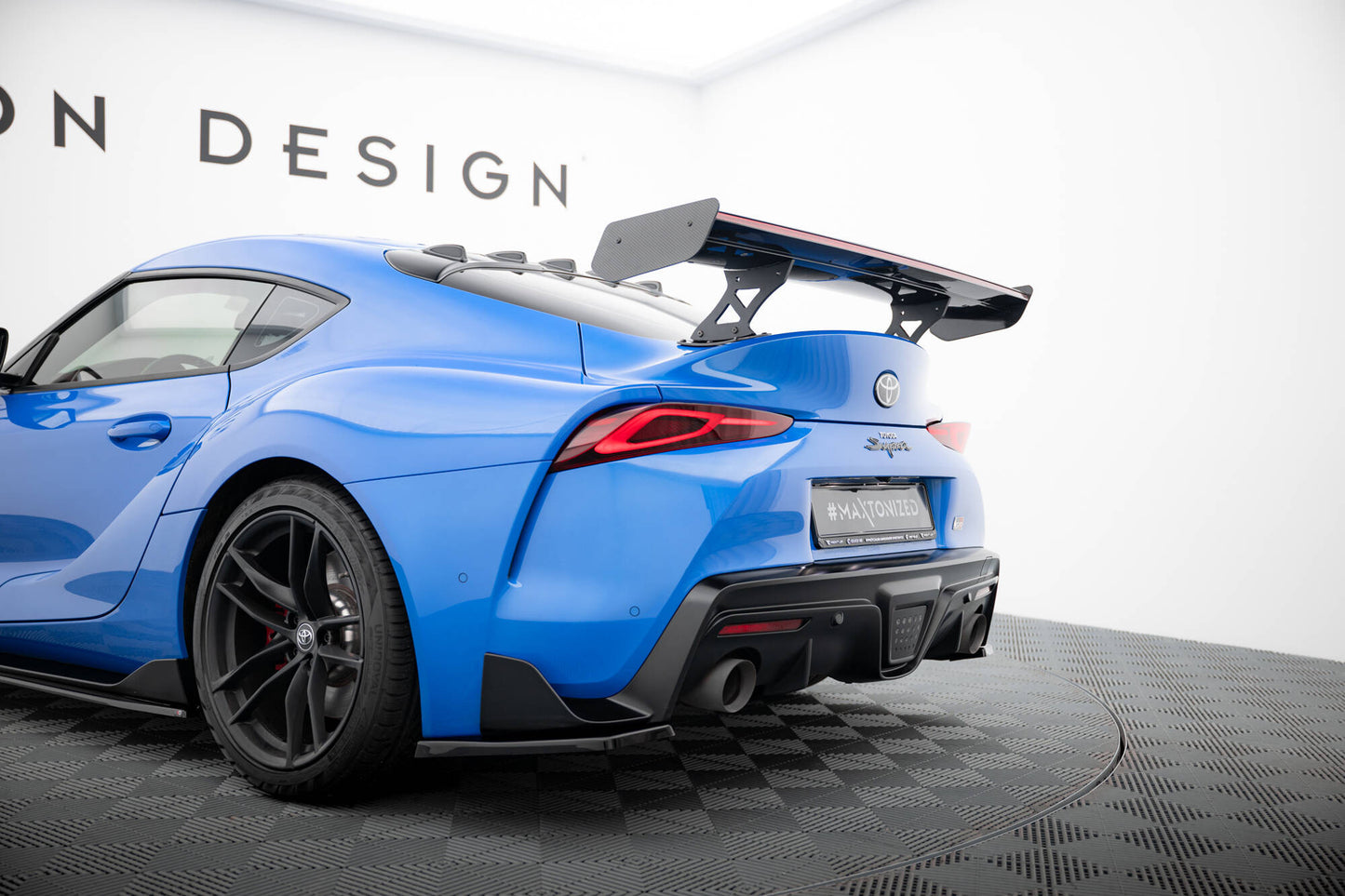 Carbon Spoiler With External Brackets Uprights + LED Toyota Supra Mk5