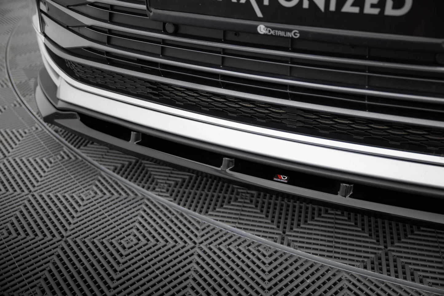 Front Splitter Toyota Sienna Mk4