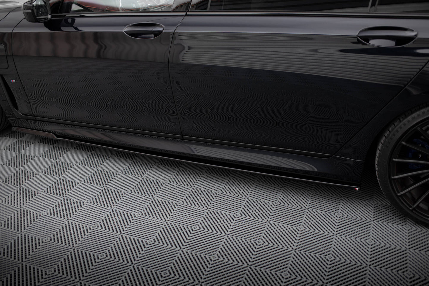 Side Skirts Diffusers V.2 for BMW 7 Long M-Pack G12