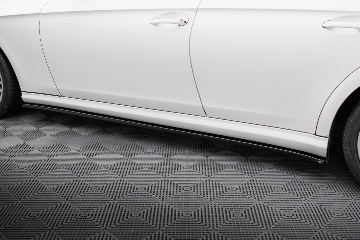 SIDE SKIRTS DIFFUSERS Mercedes CLS C219 55AMG