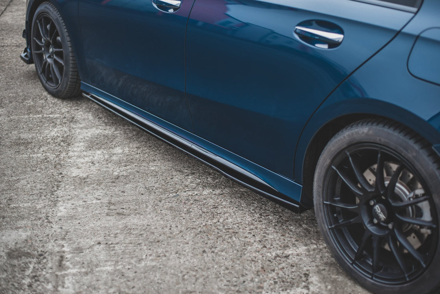 Side Skirts Diffusers V.1 Mercedes A35 AMG / AMG-Line W177