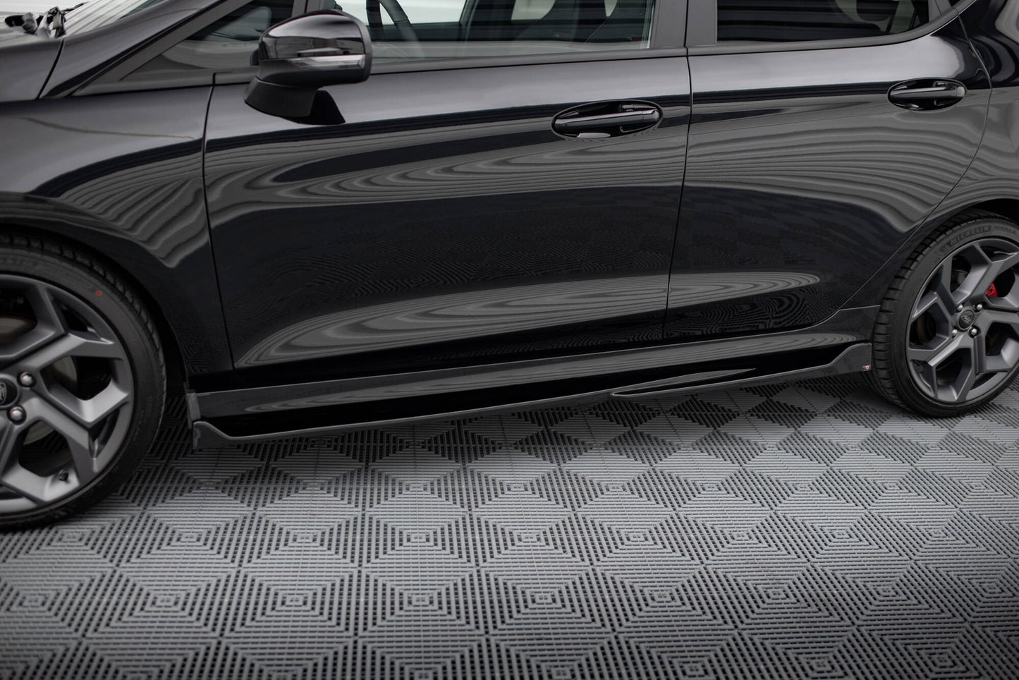 Side Skirts Diffusers V.4 Ford Fiesta Mk8 ST / ST-Line