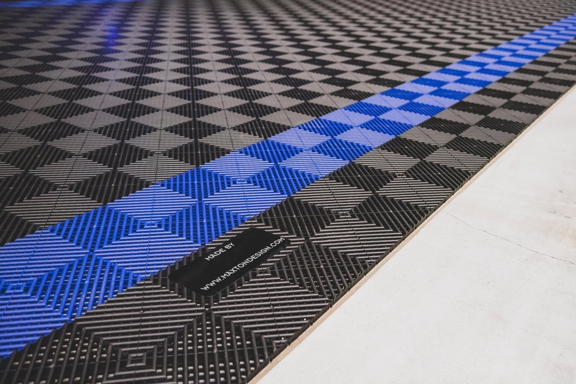 Modular "MAXTON Floor"