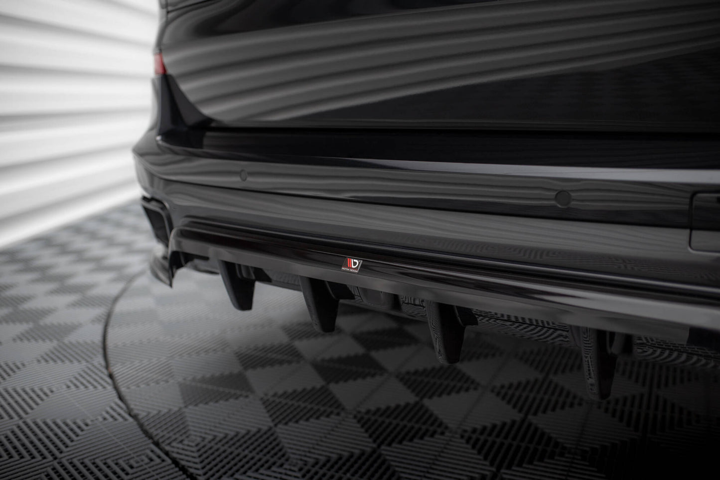Rear Splitter (with vertical bars) BMW X5 M-Pack G05