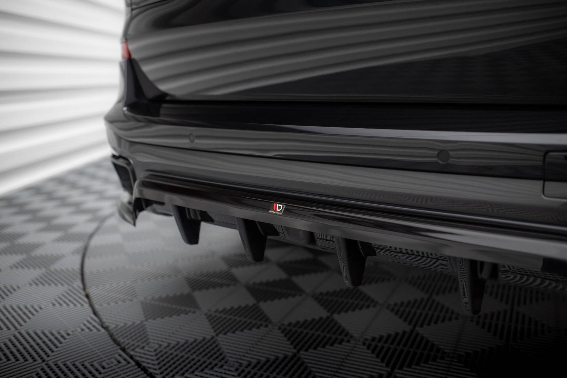 Rear Splitter (with vertical bars) BMW X5 M-Pack G05