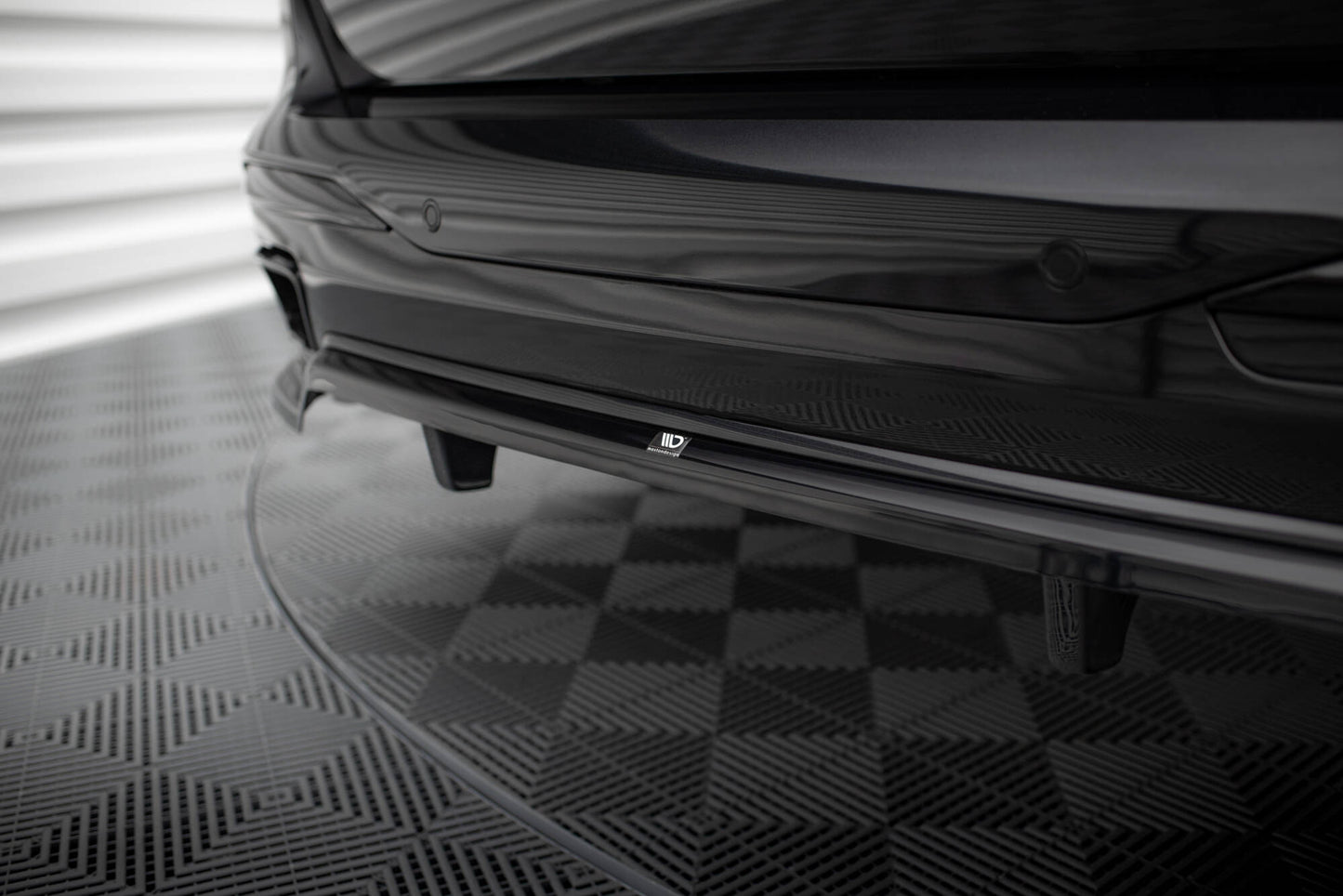 Rear Splitter (with vertical bars) BMW X7 M-Pack G07 Facelift