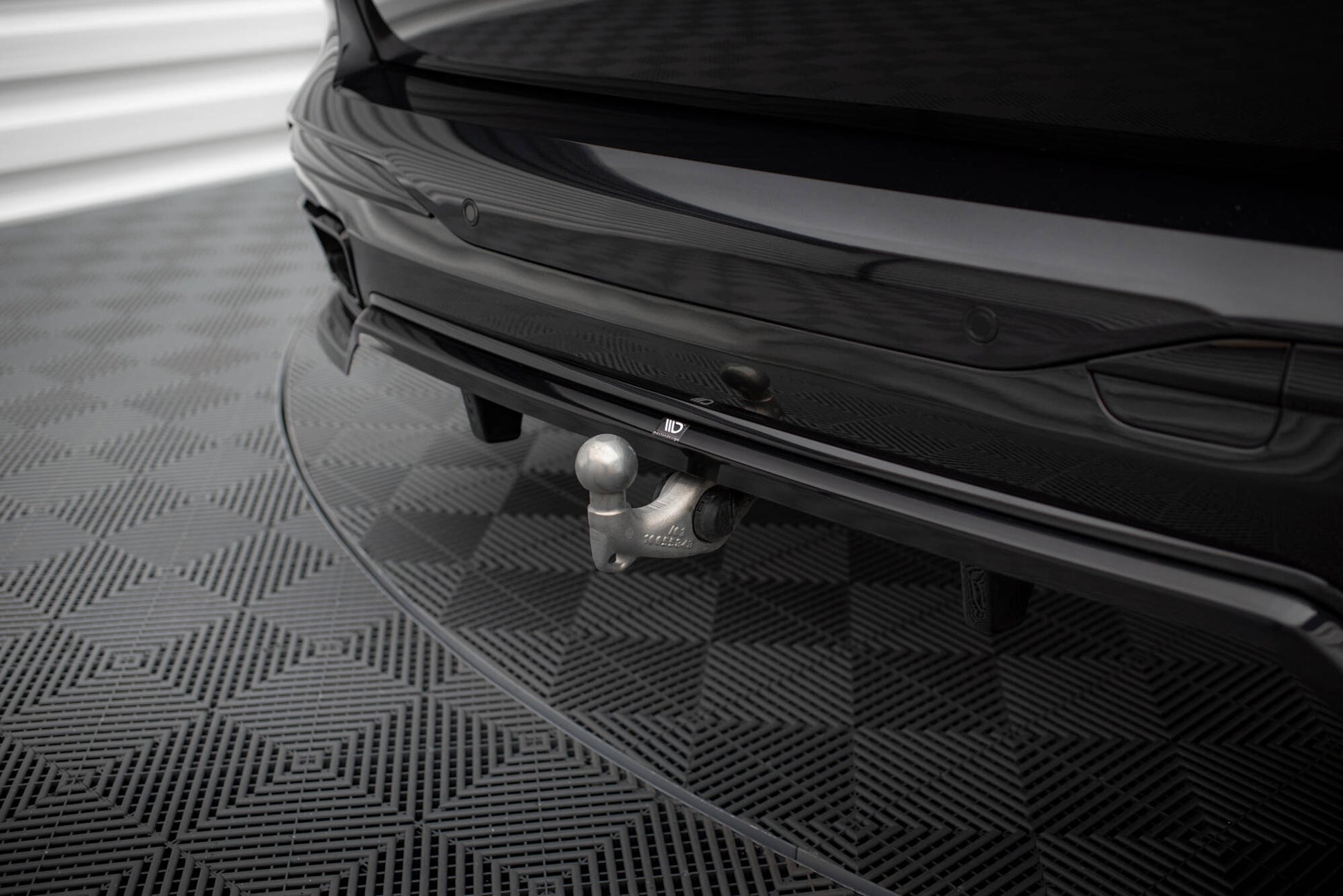 Rear Splitter (with vertical bars) BMW X7 M-Pack G07 Facelift
