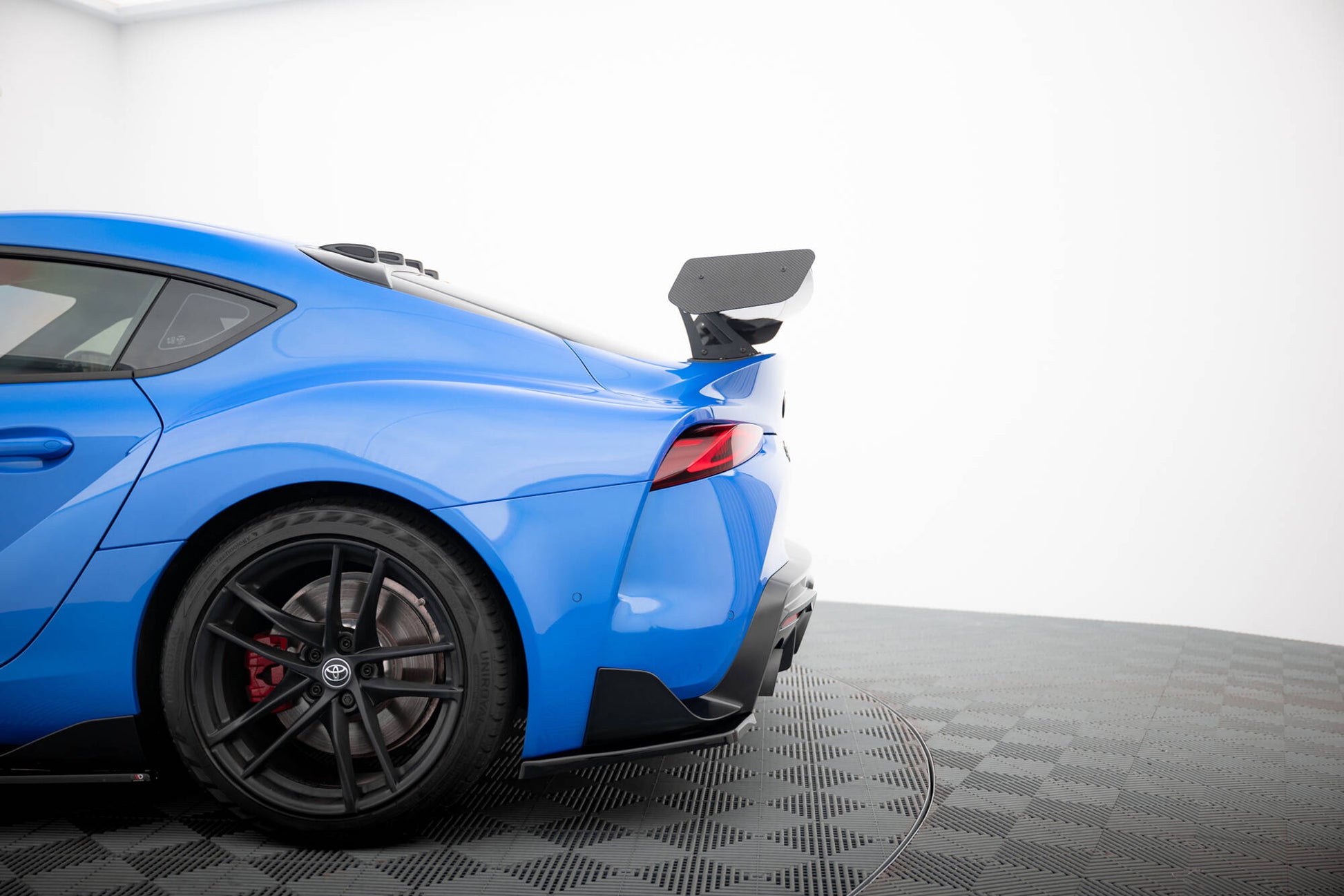 Carbon Spoiler With Upper Swan Mounting  Toyota Supra Mk5