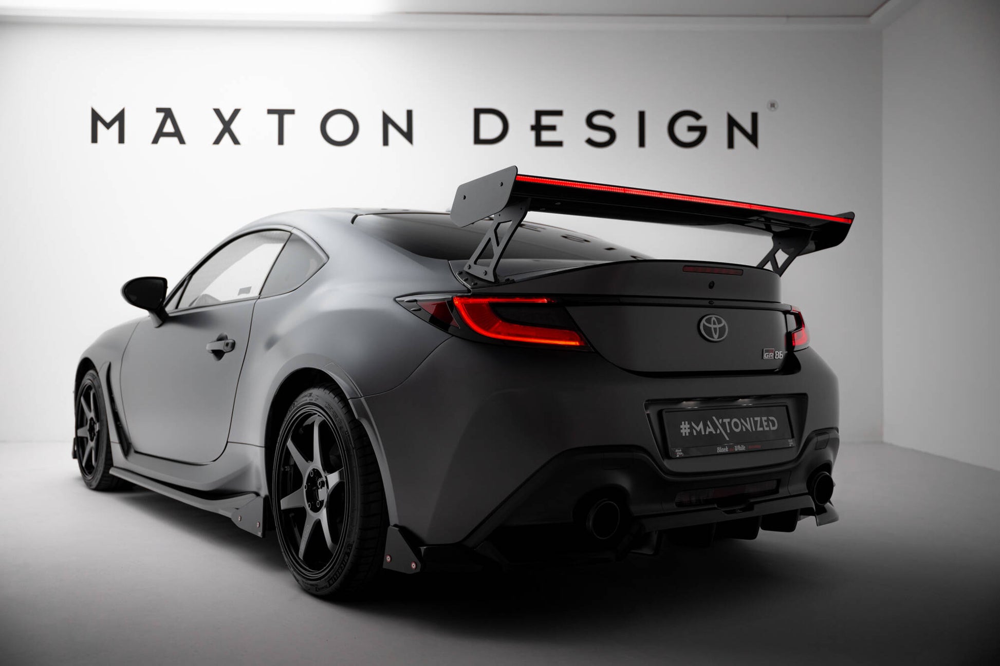 Carbon Spoiler With External Brackets Uprights + LED Toyota GR86 / Subaru BRZ Mk2
