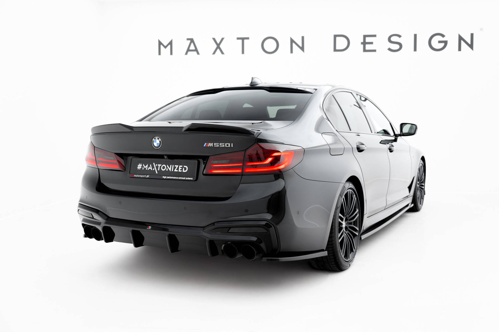 The extension of the rear window BMW M550i / 5 M-Pack Sedan G30