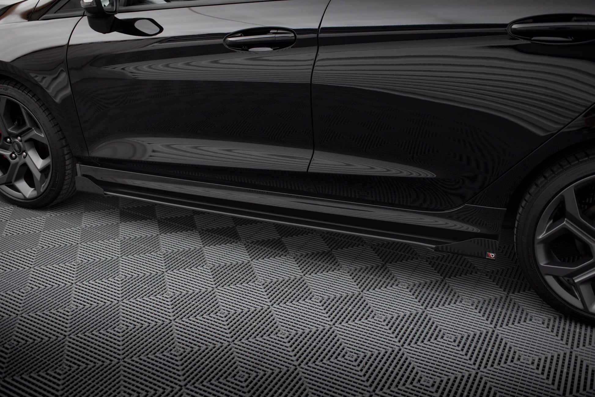Street Pro Side Skirts Diffusers + Flaps Ford Fiesta  ST / ST-Line Mk8