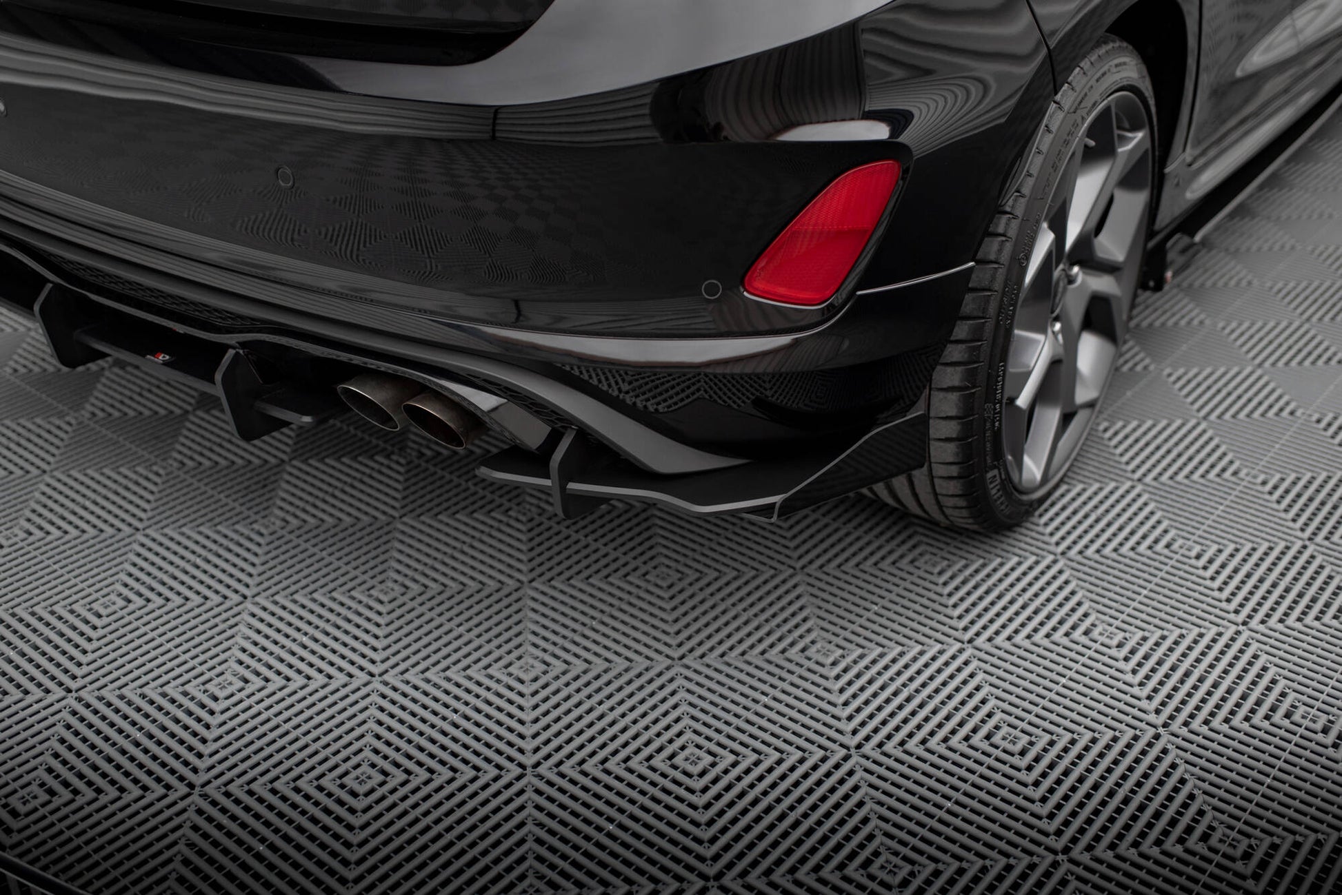 Street Pro Rear Valance + Flaps Ford Fiesta Mk8 ST