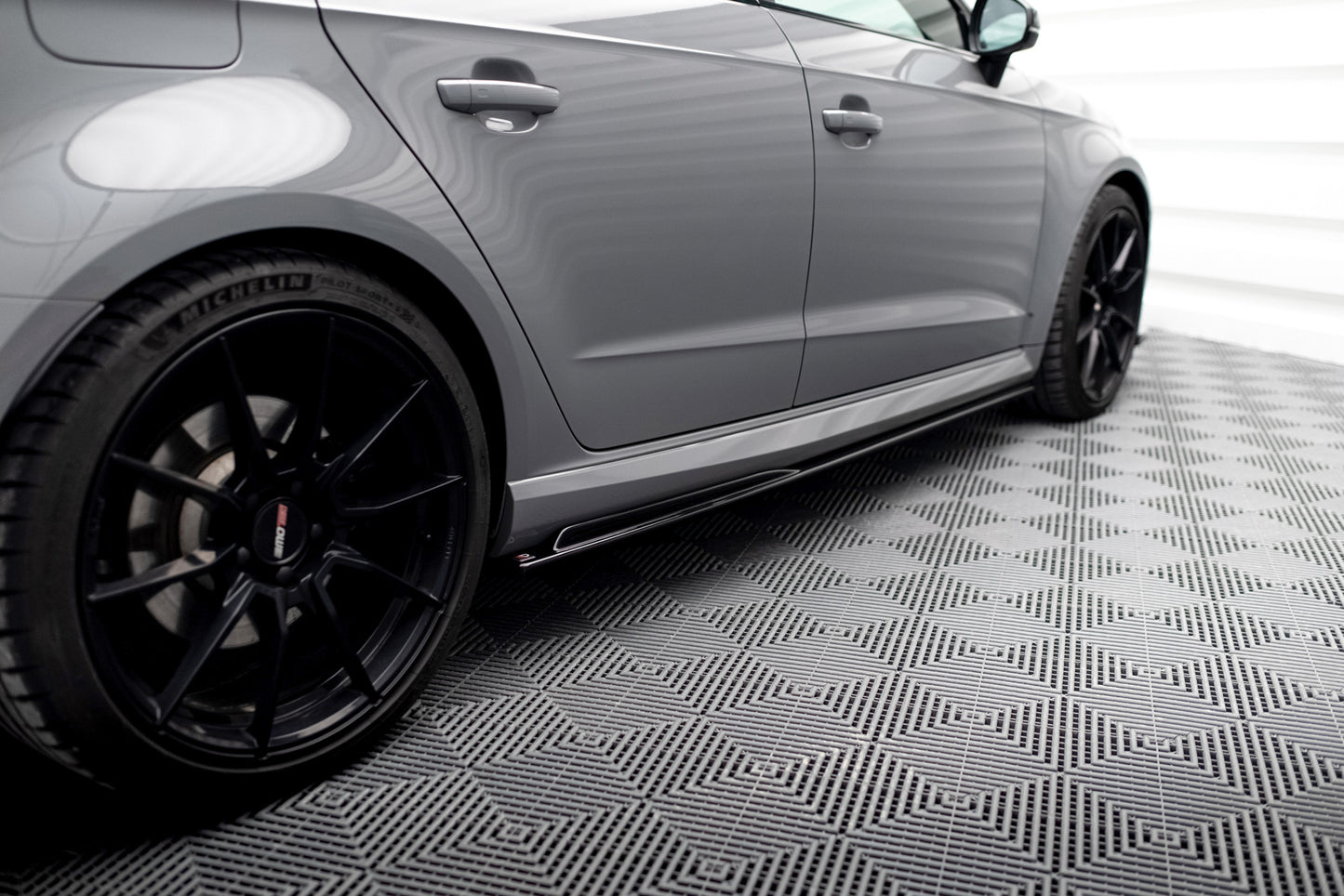 Side Skirts Diffusers V.2 Audi RS3 8V Sportback Facelift
