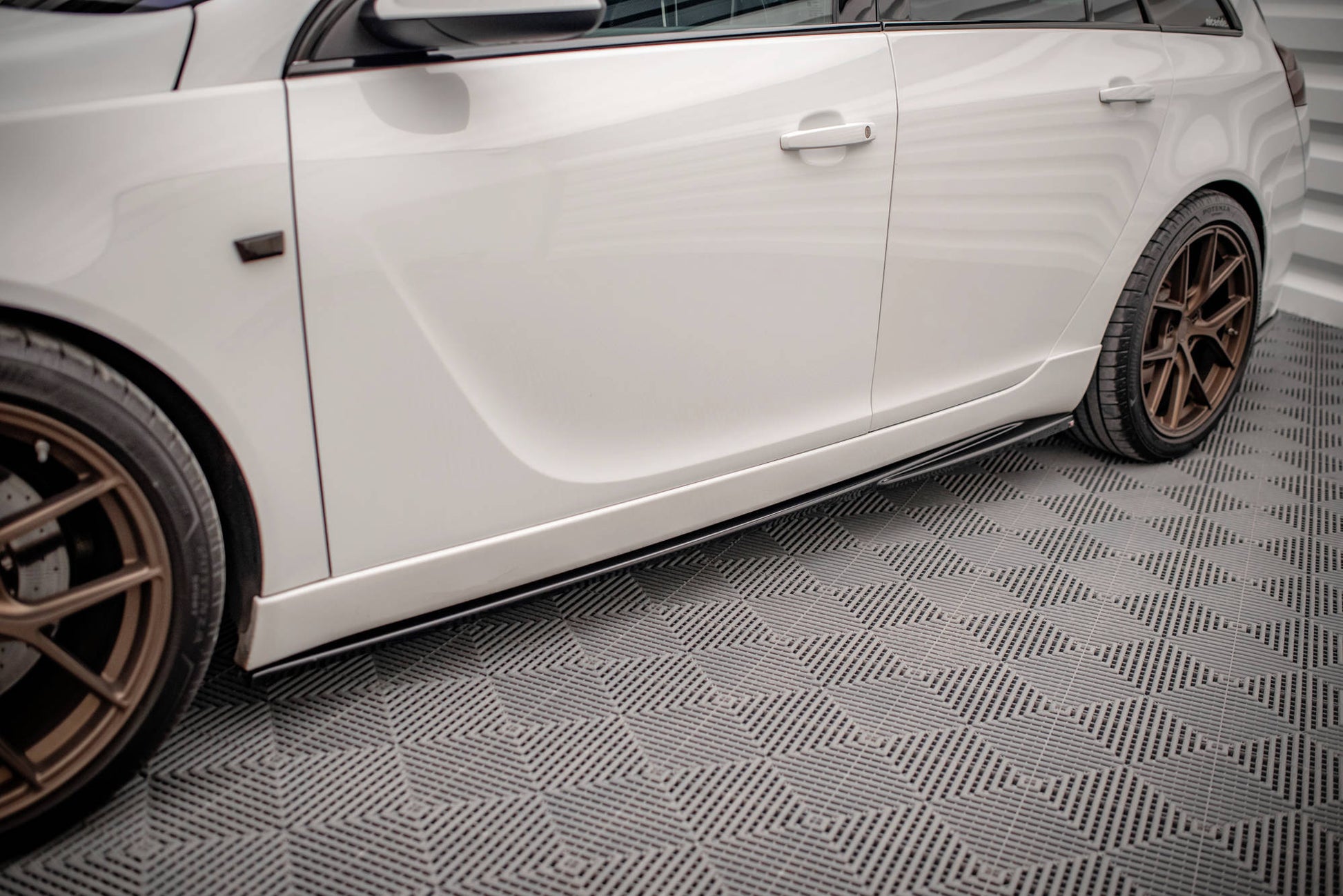 Side Skirts Diffusers Opel Insignia Mk. 1 OPC