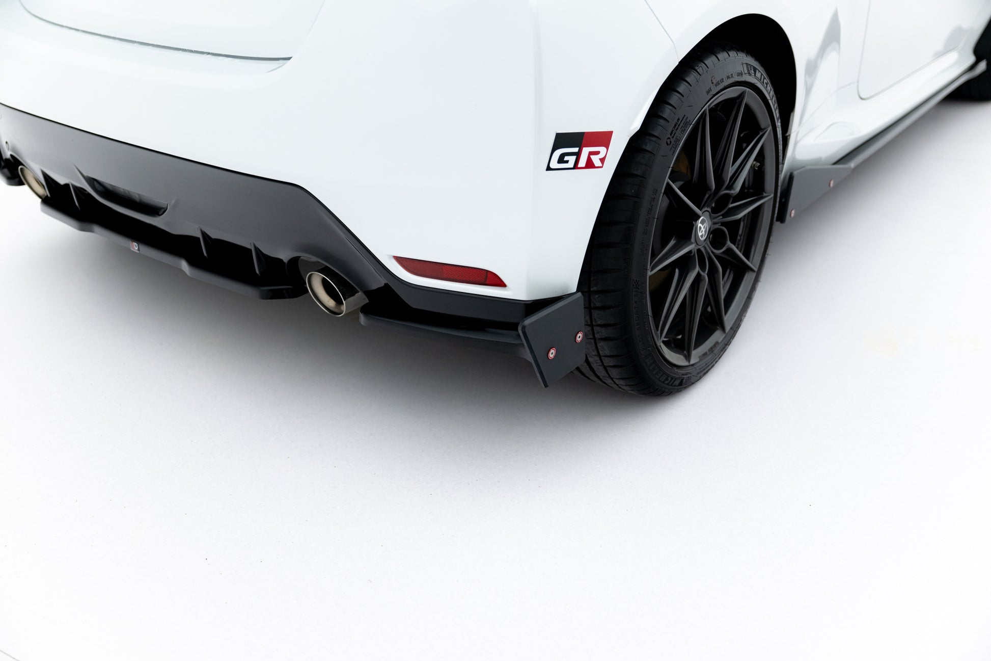 Rear Side Splitters V.2 + Flaps Toyota GR Yaris Mk4
