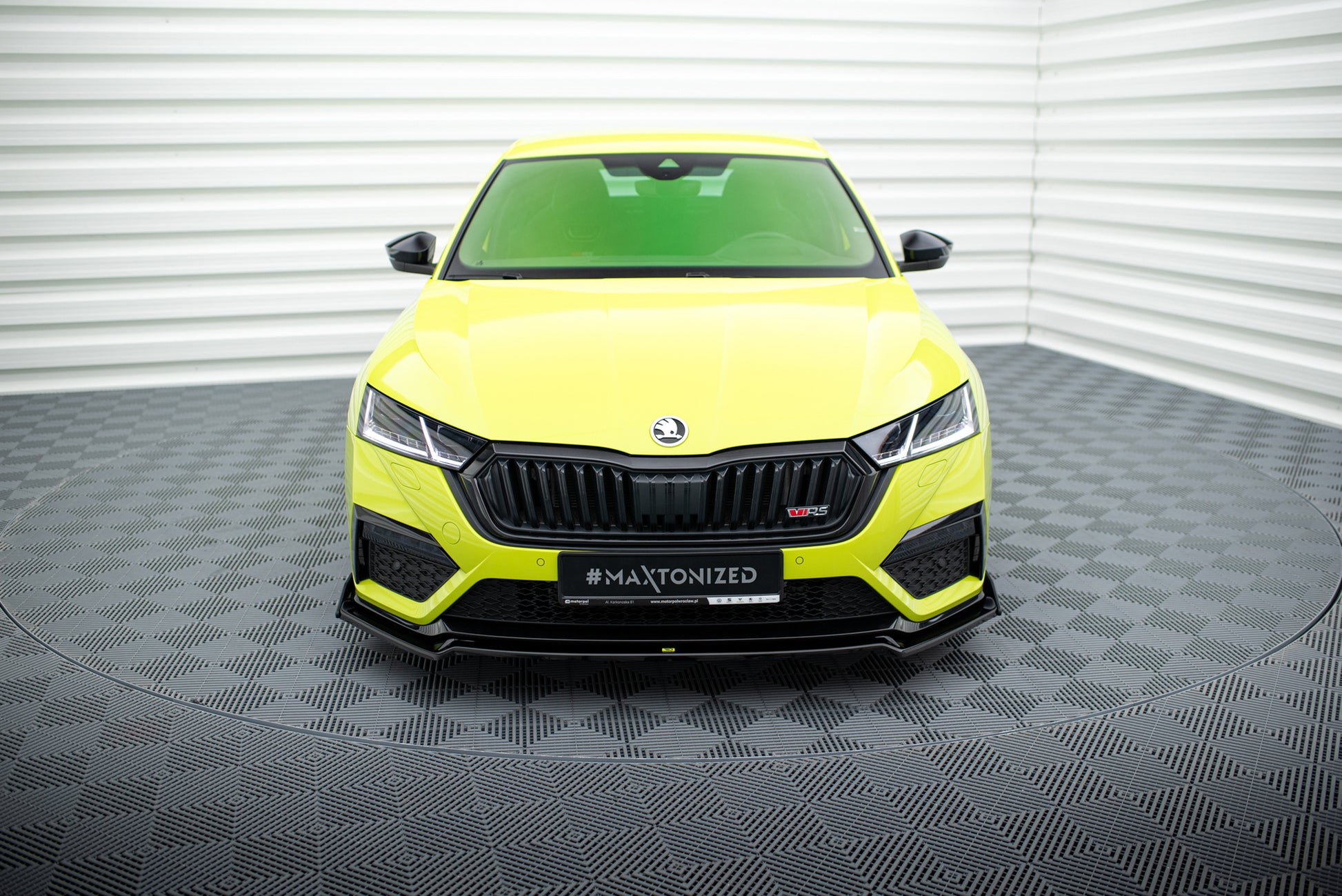 Front Splitter V.2 + Flaps Skoda Octavia RS Mk4