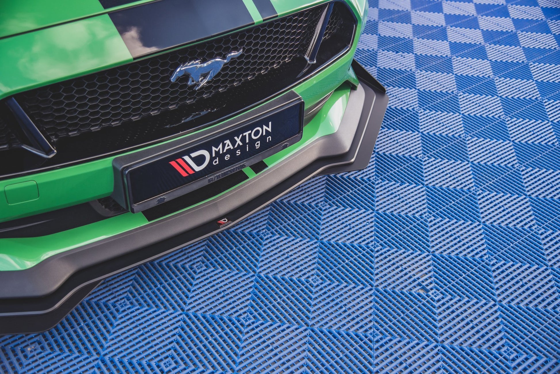 Street Pro Front Splitter V.1 + Flaps Ford Mustang GT Mk6 Facelift