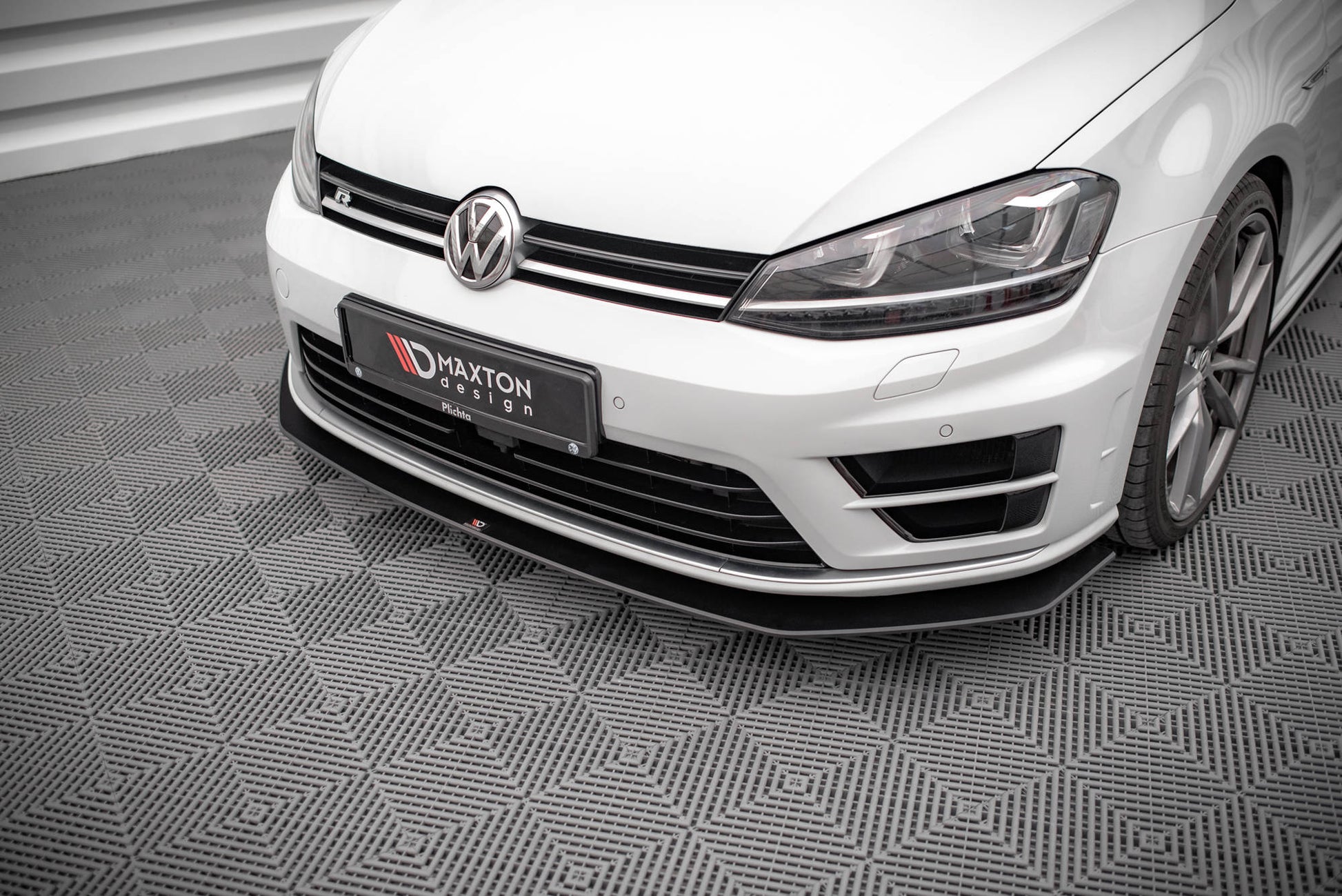 Street Pro Front Splitter V.2 Volkswagen Golf R Mk7