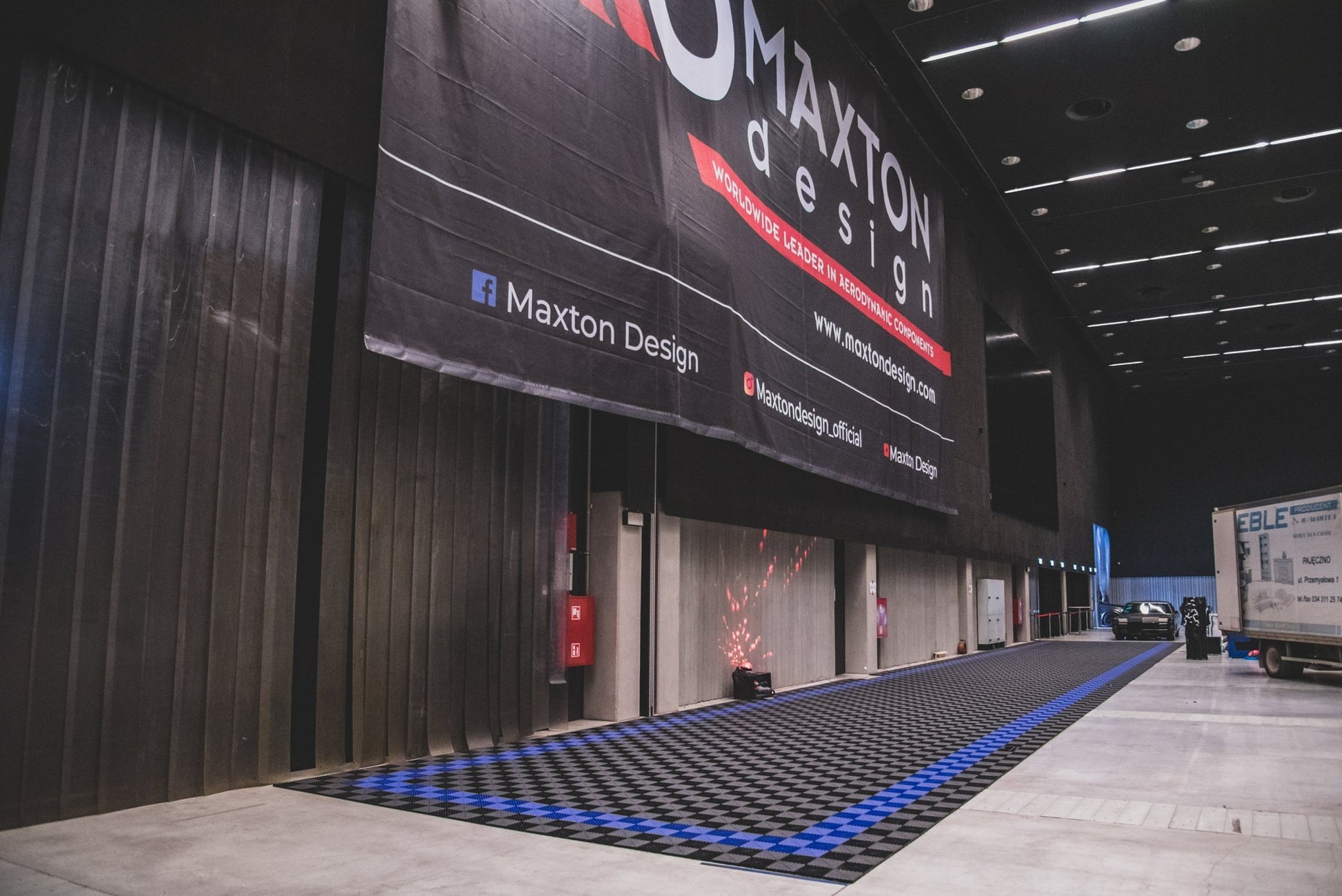 Modular "MAXTON Floor"
