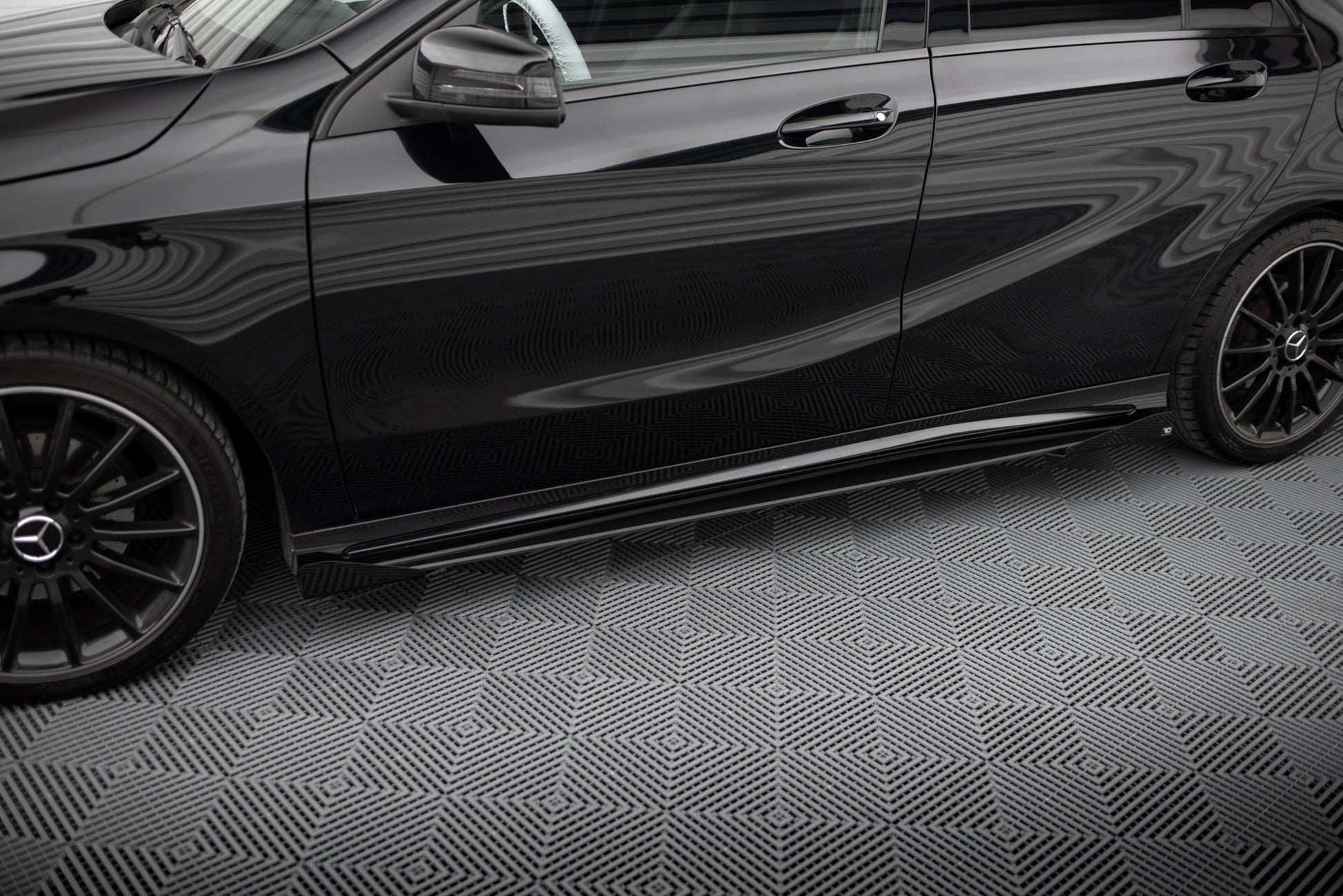 Street Pro Side Skirts Diffusers + Flaps Mercedes-Benz A AMG-Line W176 Facelift