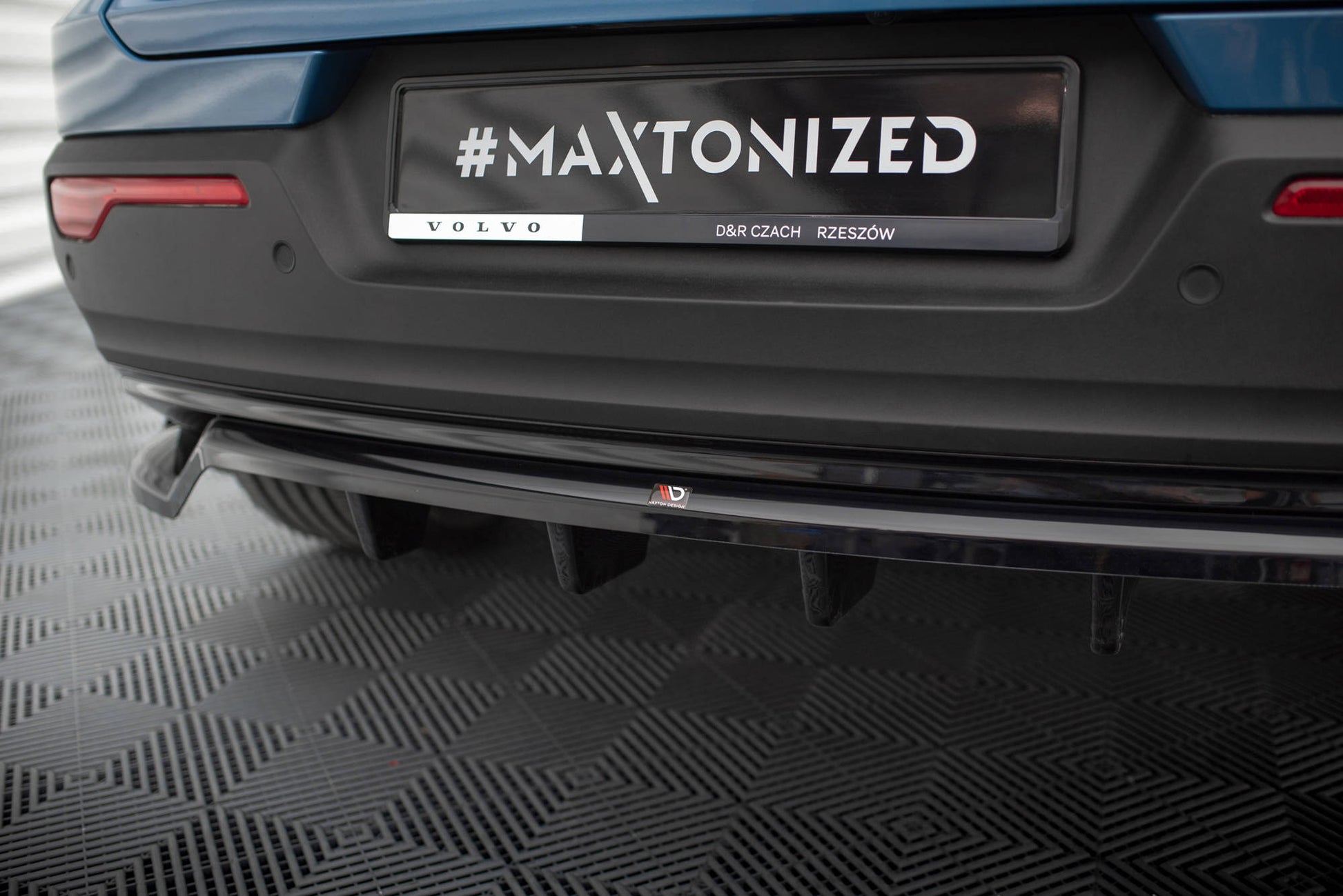 Rear Splitter (with vertical bars) Volvo C40 Mk1