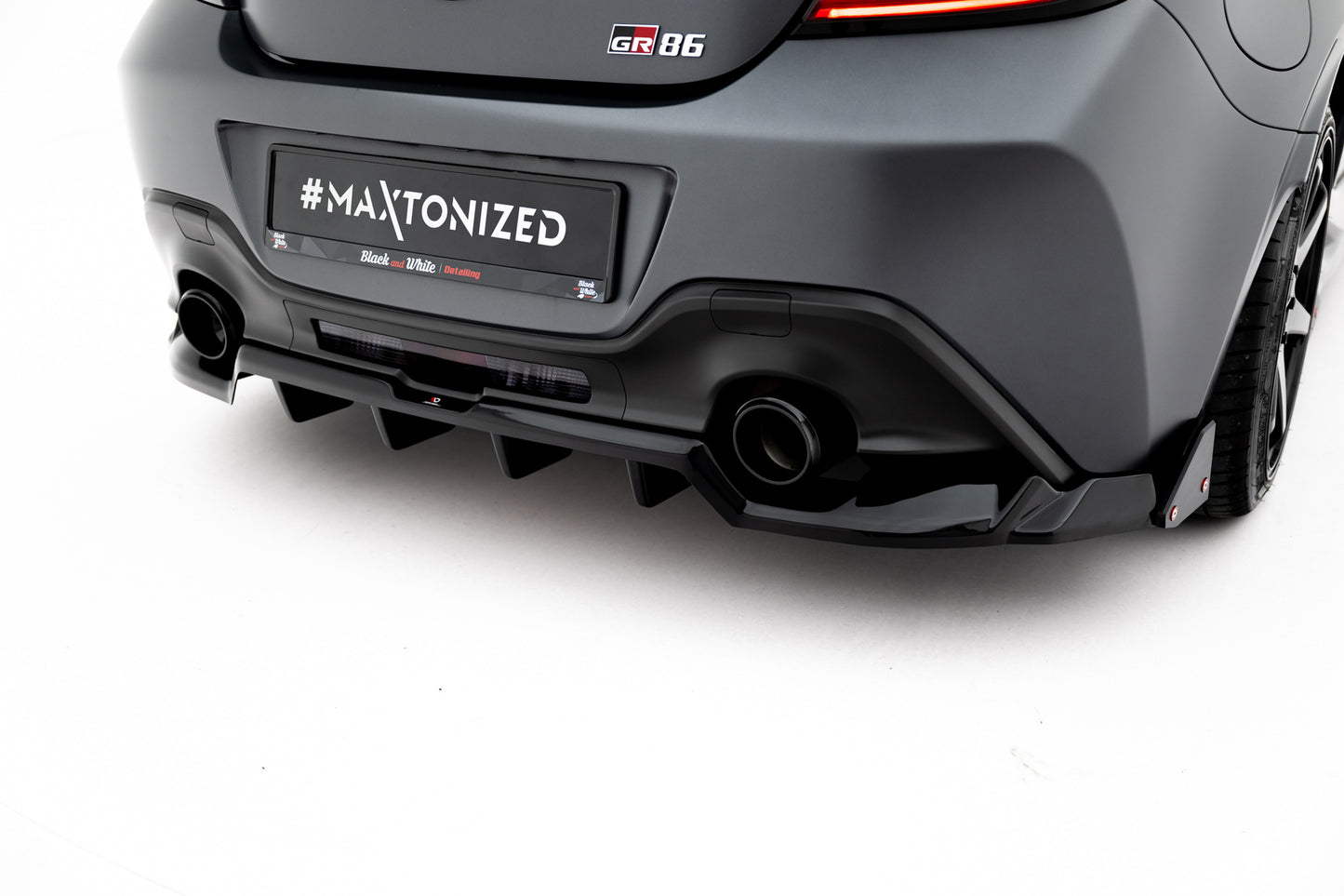 Rear Splitter (with vertical bars) V.1 + Flaps Toyota GR86 Mk1
