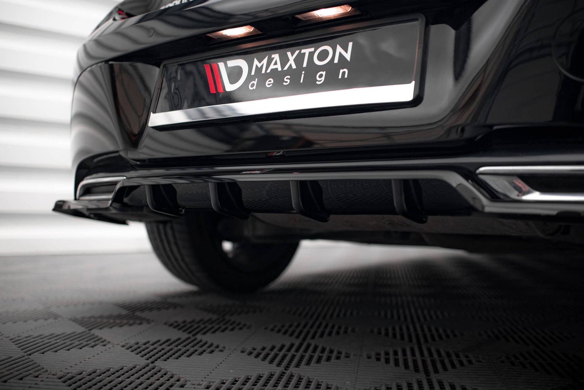 Rear Splitter (with vertical bars) Toyota Corolla Hatchback Mk12