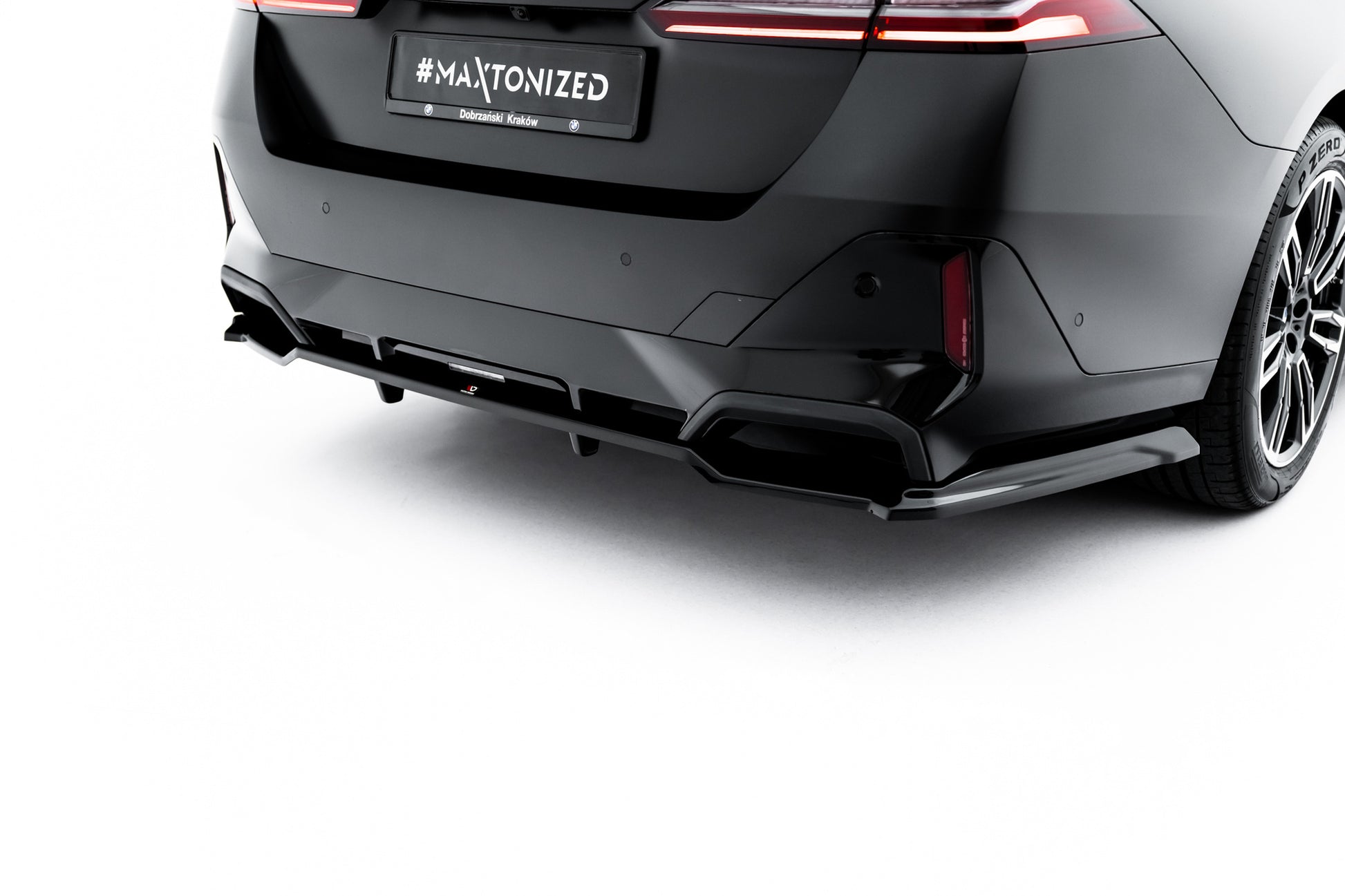 Rear Splitter (with vertical bars) V.1 BMW 5 / i5 M-Pack G60