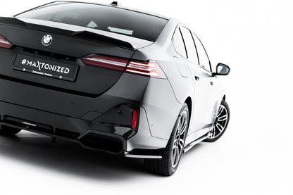 Rear Splitter (with vertical bars) V.2 BMW 5 / i5 M-Pack G60
