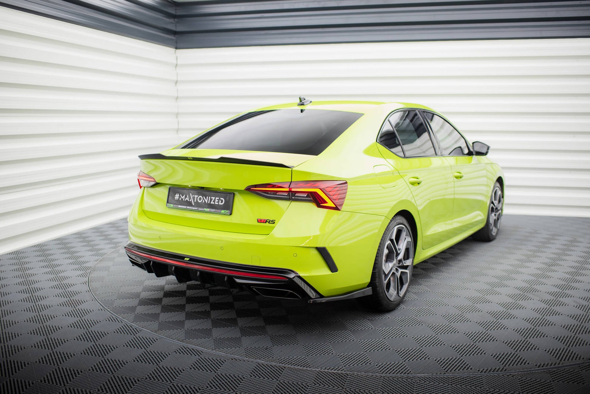 Rear Side Splitters V.4 Skoda Octavia RS Mk4
