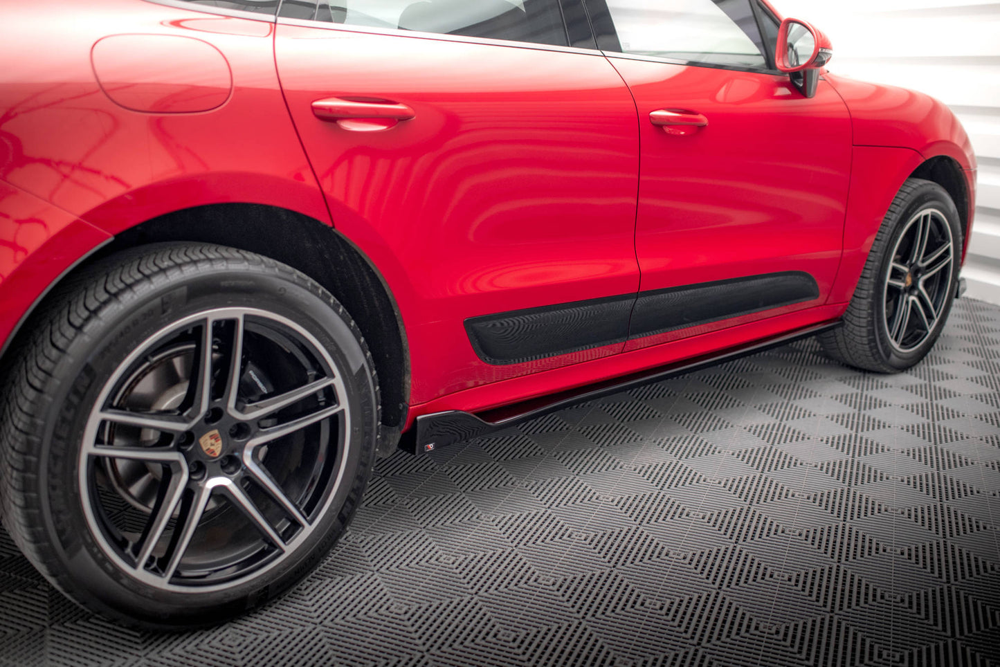 Set of Splitters Porsche Macan GTS / Sport Design Mk1 Facelift
