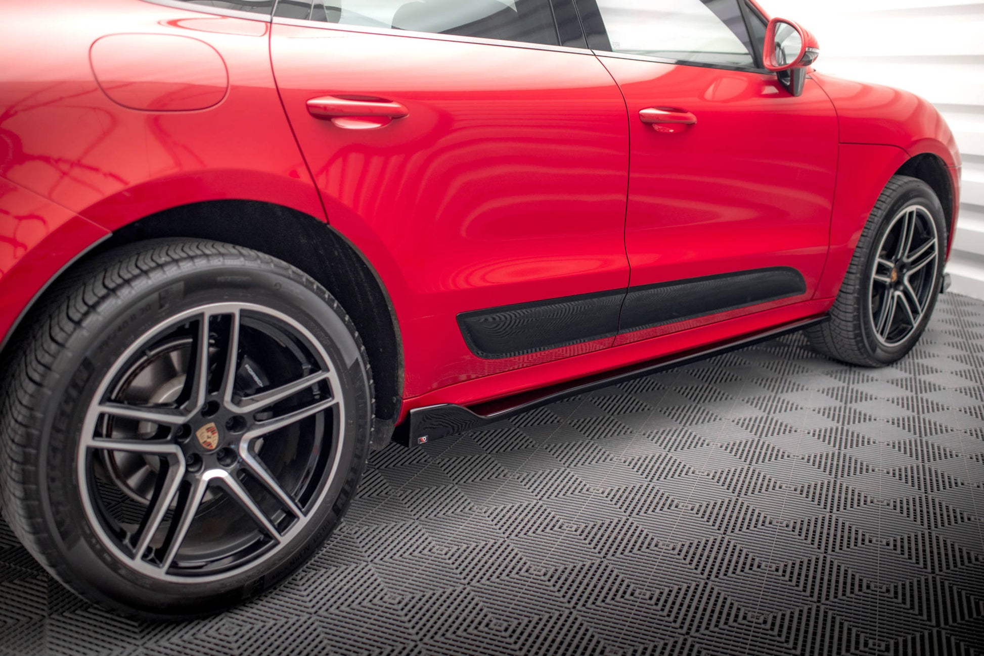 Set of Splitters Porsche Macan GTS / Sport Design Mk1 Facelift
