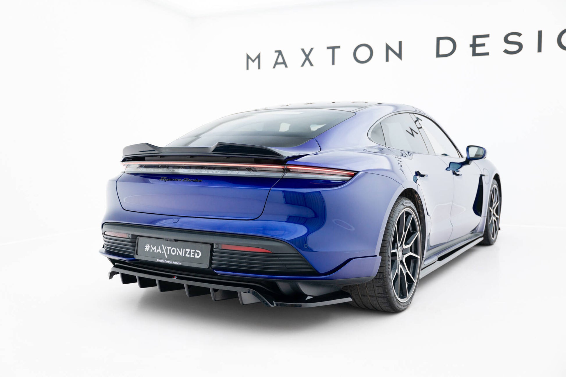 Rear Splitter (with vertical bars) Porsche Taycan Turbo S Mk1