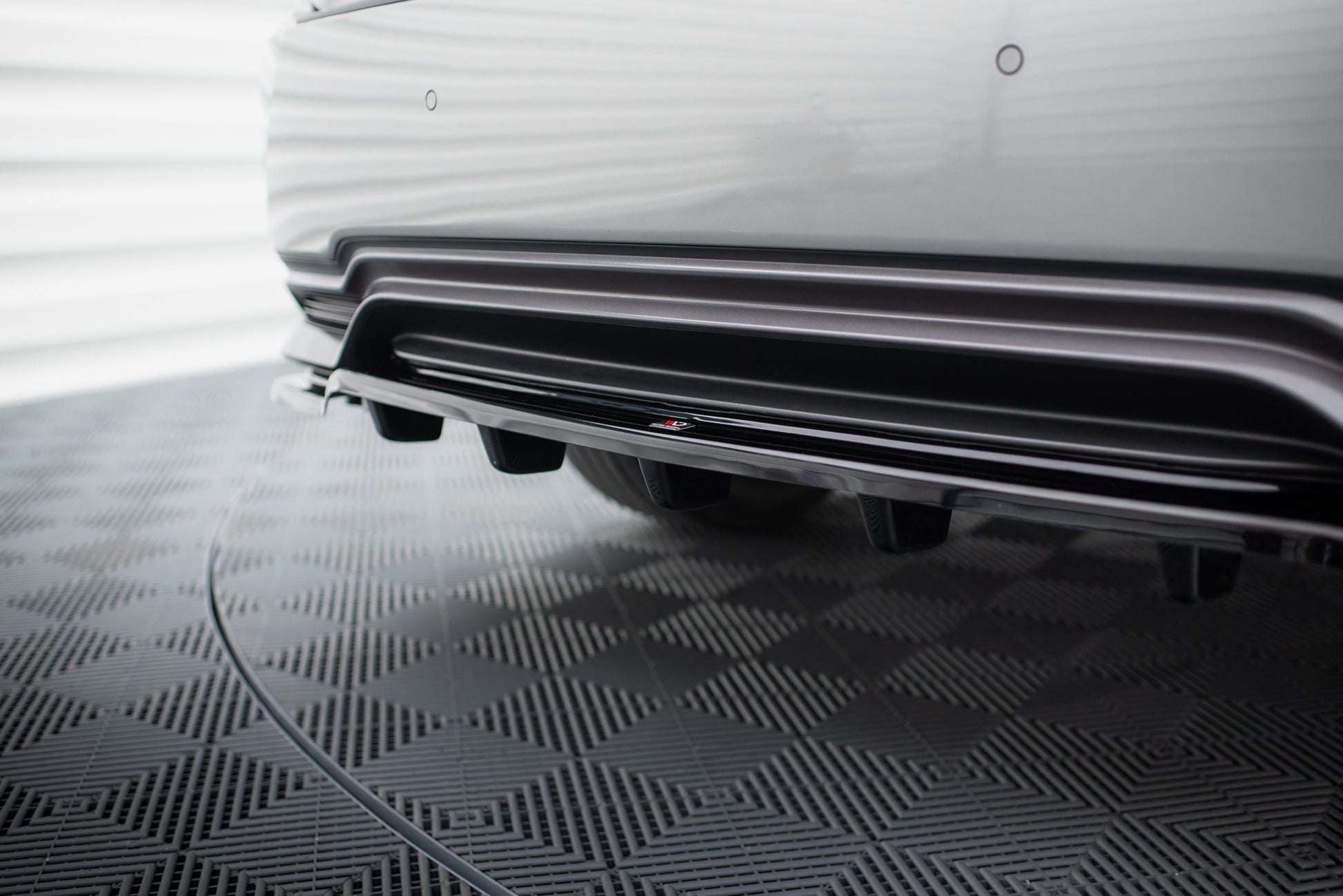 Rear Splitter Lexus RX Mk4 H (with vertical bars)