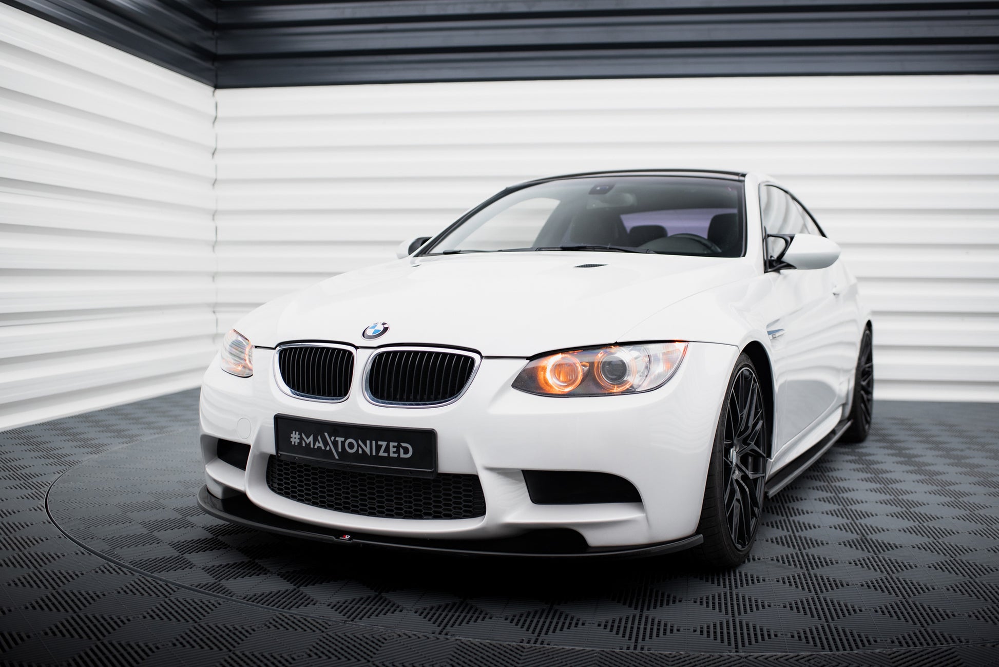 FRONT SPLITTER BMW M3 E92 / E93 (PREFACE MODEL fits M Performance splitters)