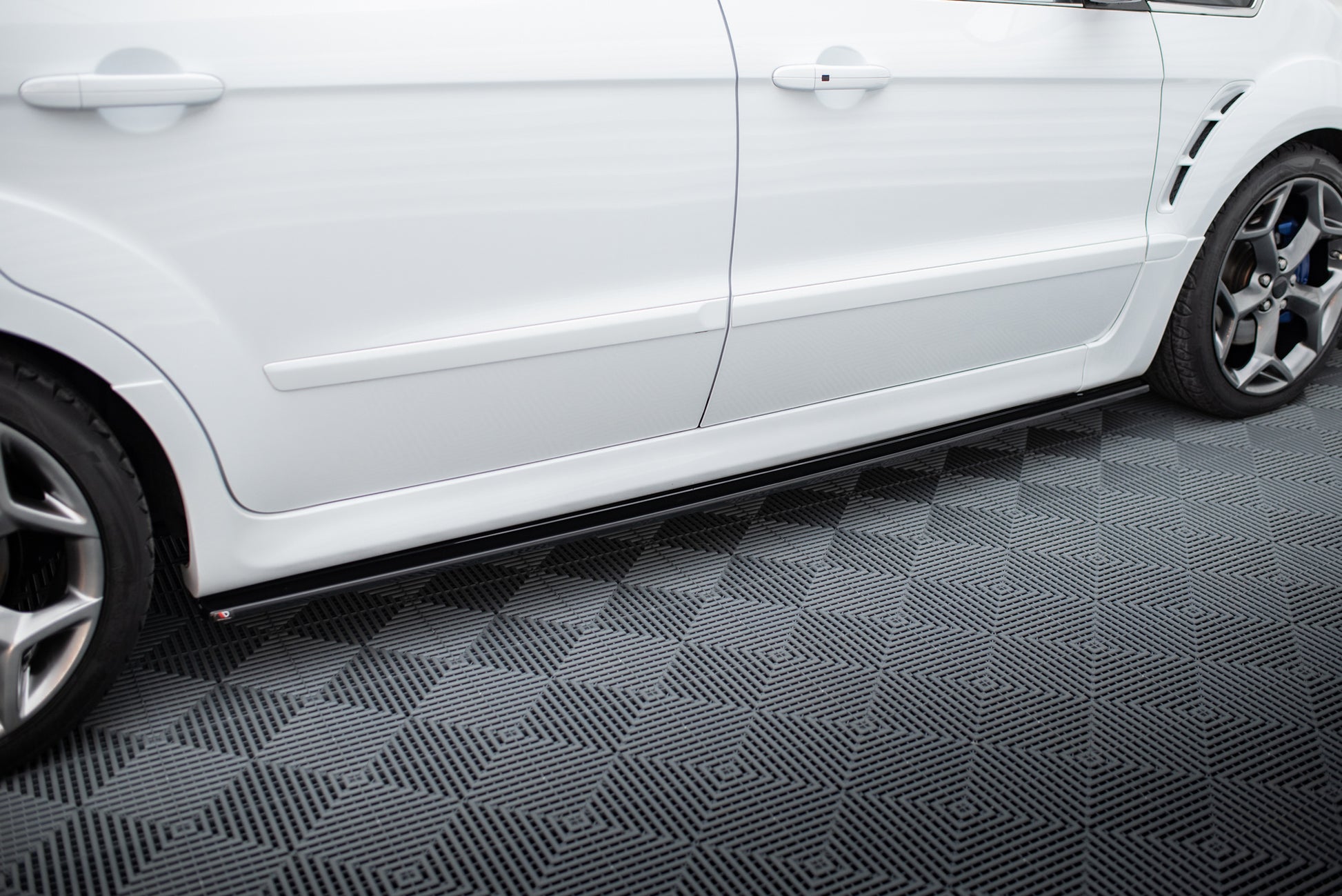 Side Skirts Diffusers Ford S-Max Titanium Mk1 FL