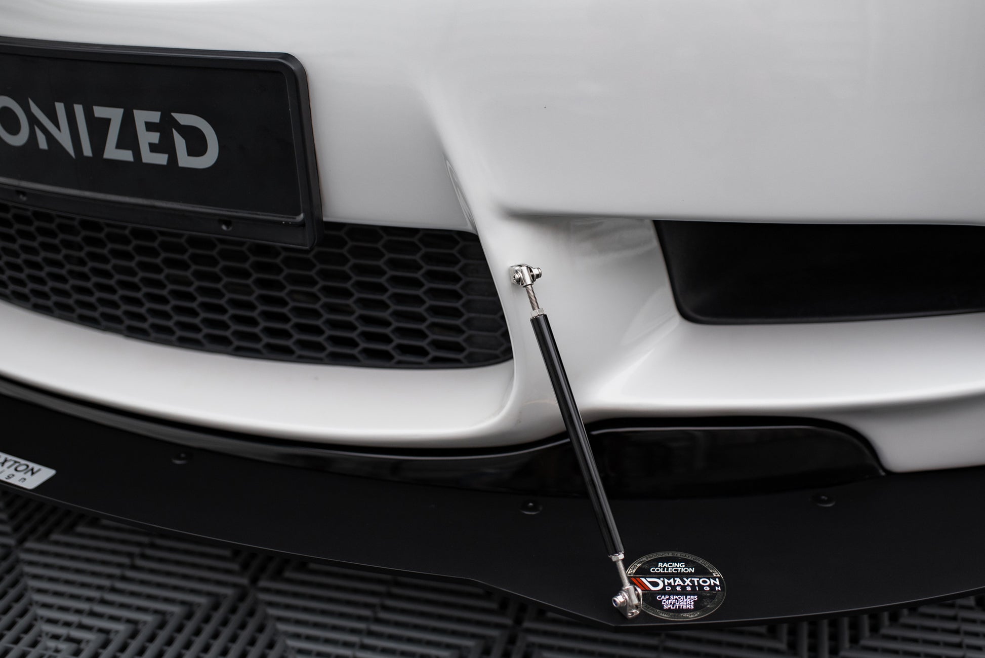 FRONT RACING SPLITTER BMW M3 E92 / E93 (PREFACE MODEL)