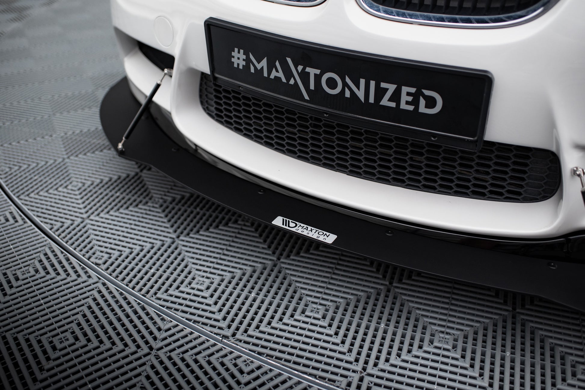 FRONT RACING SPLITTER BMW M3 E92 / E93 (PREFACE MODEL)