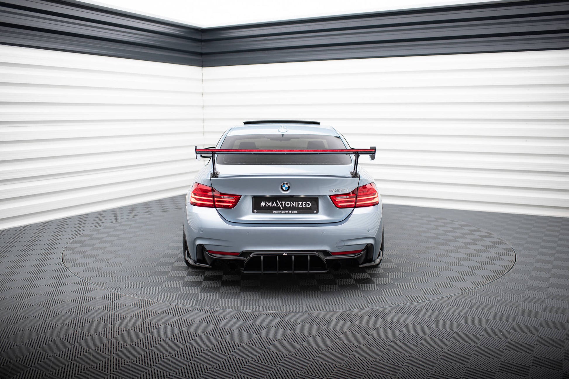 Carbon Spoiler With External Brackets Uprights + LED BMW 4 F32