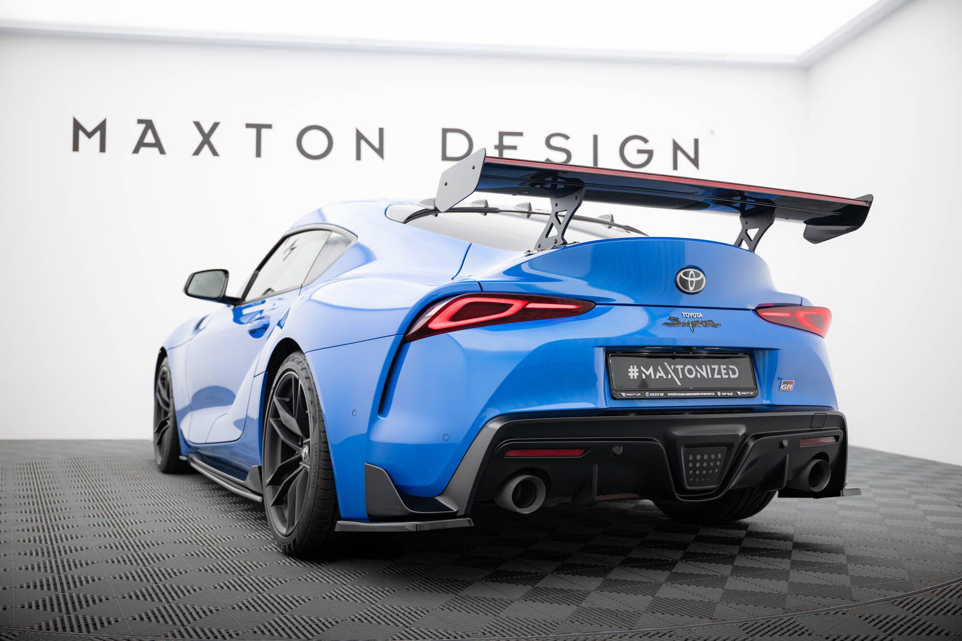 Carbon Spoiler With External Brackets Uprights + LED Toyota Supra Mk5